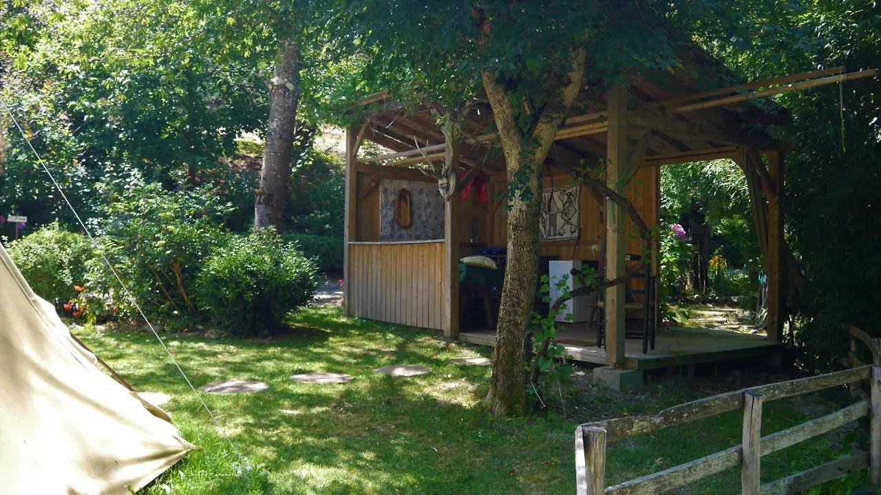 Kemping Camping Jardin La Vie En Vert En Ariege Hotel Augirein